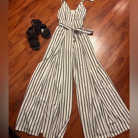 Promesa Pants - PROMESA striped wide leg jumper. Size M.